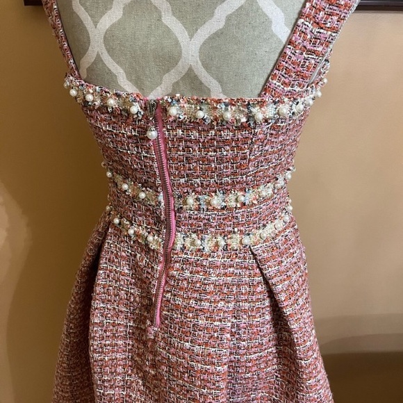⭐️SOLD⭐️Gorgeous tweed and pearl Jacket and Dress set - Picture 10 of 16